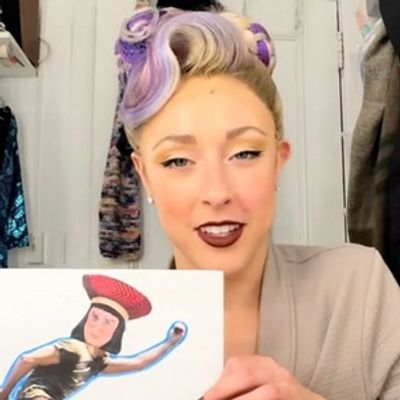 Video: DEATH BECOMES HER Cast Celebrates the Holidays With Dressing Room Door Decorations