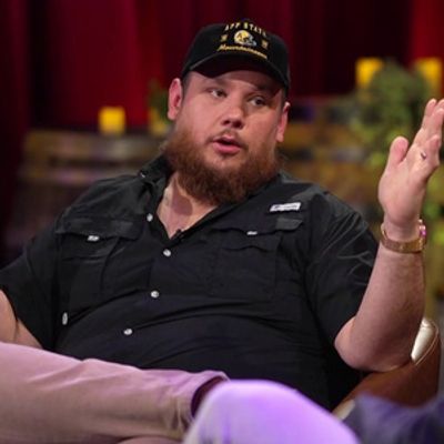 Luke Combs Opens Up on New Baby, No. 1 Album at SUNDAY SITDOWN LIVE