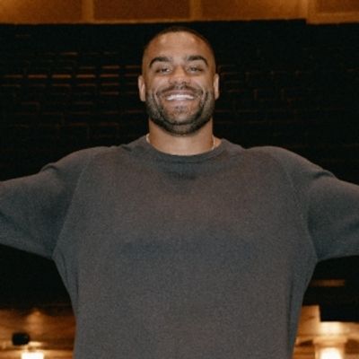 Photos/Video: NFL Star Solomon Thomas Makes Broadway Debut in MJ THE MUSICAL