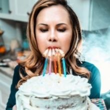 EDINBURGH 2023: Review: FIELDING EDLOW: GASLIGHTING IS MY LOVE LANGUAGE, Just The Ton