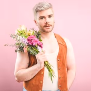 Christopher Hall to Embark on UK and Ireland Tour With A GIRL FOR ALL SEASONS