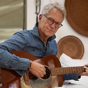 America Co-Founder Gerry Buckley Releases Soulful Single 'Red and Blue'