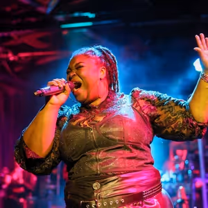 Review: LEATHER AND LACE at Shadowbox Live