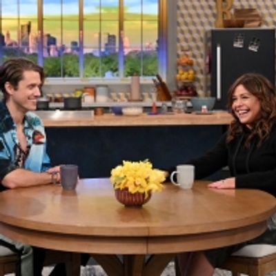 VIDEO: Aaron Tveit Talks MOULIN ROUGE & Reveals His Favorite Broadway Show