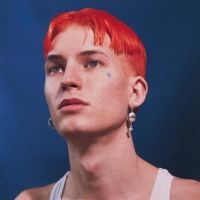 Gus Dapperton Performs Live For Vevo's DSCVR