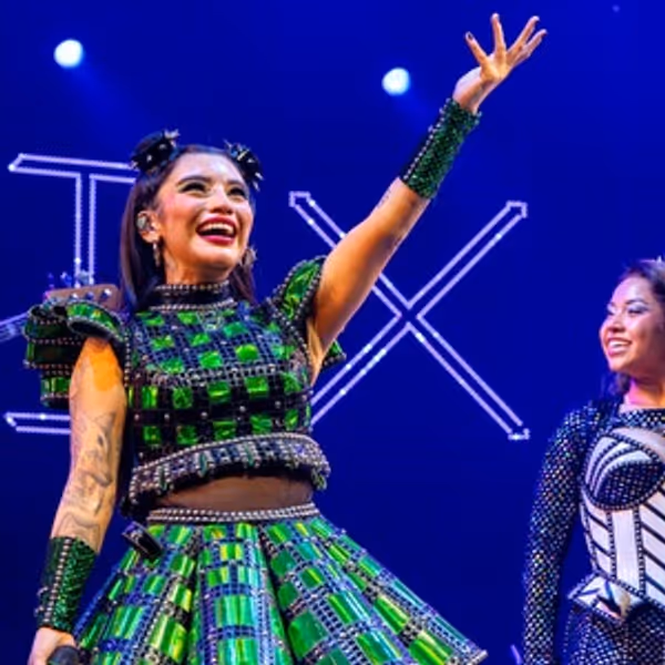 Video: Lose Your Head Over New SIX Star Kirstin Maldonado - Broadway Theater Video