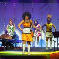 BWW Review: BEEHIVE at Dutch Apple Dinner Theatre
