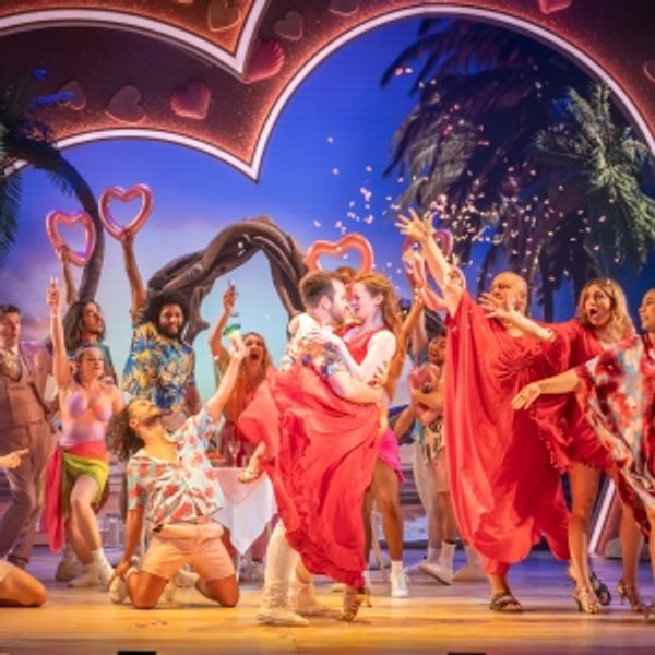 Photos/Video: First Look at the UK and Ireland Tour of I SHOULD BE SO LUCKY - UK Regional Theater Video