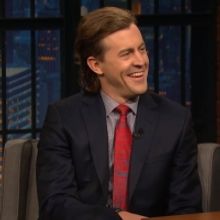 VIDEO: Alex Moffat Talks About Being on an Acrobatic Dunk Team on LATE NIGHT WITH SET