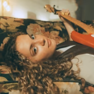 Izzy Mahoubi Releases Debut EP 'How To Run'