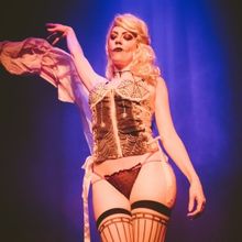 A Hotsy Totsy Burlesque To Celebrate Beetlejuice & The Films Of Tim Burton in Novembe