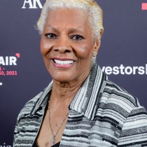 Review: Legendary Dionne Warwick Returns to her Hits at Westbury Music Fair
