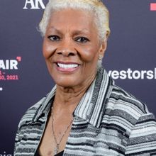 Review: Legendary Dionne Warwick Returns to her Hits at Westbury Music Fair