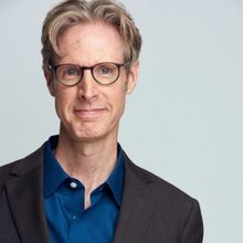 Interview: Paul Slade Smith of THEATRE PEOPLE at Westport Country Playhouse