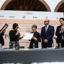 Pura López Colomé Recibió El Premio Bellas Artes Inés Arredondo Por Su Amplia Rut