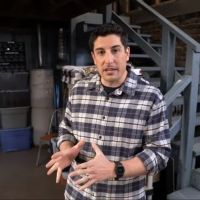 VIDEO: Jason Biggs Gives A Bennett Basement Tour on the Set of UNMATCHED