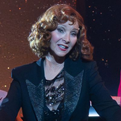 Lisa Kudrow's 'Valerie Cherish' Stars in CHICAGO in New THE COMEBACK Episode