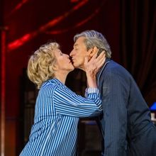 PRIVATE LIVES, Starring Nigel Havers and Patricia Hodge, to Transfer to West End