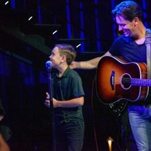 Review: Something Special In The Air As CLYDE ALVES Plays Chelsea Table + Stage