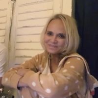 VIDEO: Kristin Chenoweth Covers Taylor Swift's 'Mad Woman'