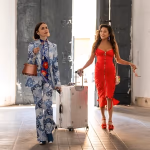 Video/Photos: Watch the First Teaser for EMILY IN PARIS Season 5