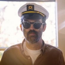 VIDEO: EELS Debut New Single 'Amateur Hour'