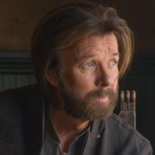 Ronnie Dunn Releases New Version of Christmas Classic 'Have Yourself A Merry Little C