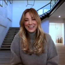 VIDEO: Kaley Cuoco Says Her Hair Caught on Fire in Italy on THE TONIGHT SHOW