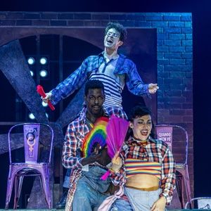 TV: RENT presenta cuatro números completos en un pase gráfico en el Teatro Fernán…