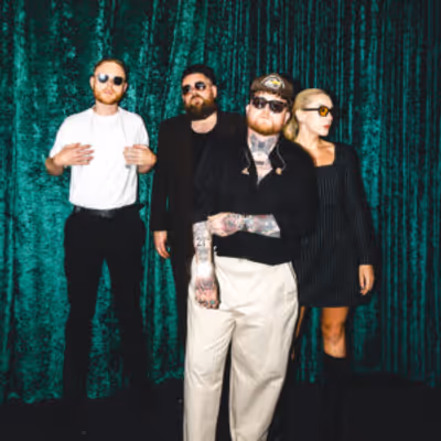 Lottery Winners, Robbie Williams Tour Mates, Play Parr Hall