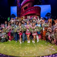 Feature: MUSICAL DE 3 BIGGETJES FEESTELIJK IN PREMIÈRE!