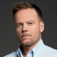 Interview: Jason Moore on Directing SHOTGUN WEDDING With Jennifer Lopez & Jennifer…