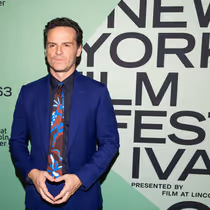 ELSINORE Starring Andrew Scott & Olivia Colman to Open in Theaters