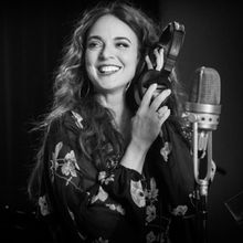 Video: Melissa Errico Shares Holiday Song 'Spring Will Be A Little Late This Year'