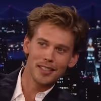 VIDEO: Austin Butler Reveals How Working on Broadway With Denzel Washington Changed… Video