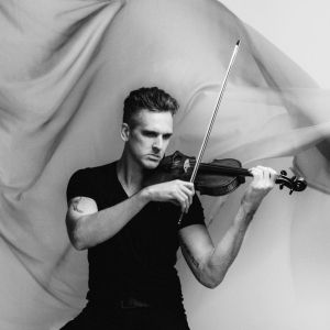 Christopher Tignor Shares Single 'She Comes In Waves'