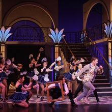 Review: DIRTY ROTTEN SCOUNDRELS at the Stratford Festival is a Hilarious Romp