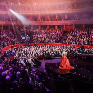 Hannah Waddingham Will Return as Host of the 2024 Olivier Awards