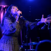 BWW Review: FARAH ALVIN ON VINYL Leaves The Green Room 42 Audience Screaming for More