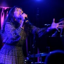 BWW Review: FARAH ALVIN ON VINYL Leaves The Green Room 42 Audience Screaming for More