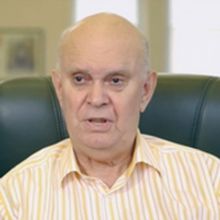 Sir Alan Ayckbourn Says Getting People Back Into Theaters in the Age of Netflix Will