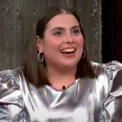 VIDEO: Beanie Feldstein Discusses the Letter She Received From Barbra Streisand on COLBERT