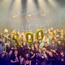 LOS PILARES DE LA TIERRA cumple 100 funciones