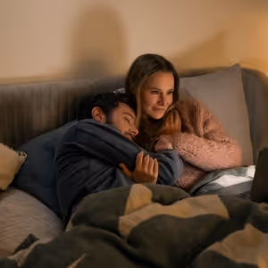 Photos: First-Look at Kristen Bell and Adam Brody in NOBODY WANTS THIS Season 2
