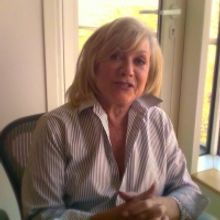 VIDEO: Join Elaine Paige as Her Virtual Duet Partner in Singing 'I Know Him So Well' 