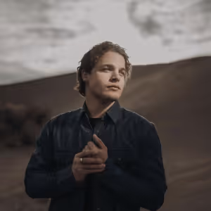 Max McNown Announces Debut Album 'Wandering' & Releases New Single 'Turned Into…