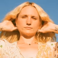 Kassi Valazza Shares 'Corners' Single From New Album 'Kassi Valazza Knows Nothing'