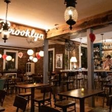 VINEAPPLE CAFE in Brooklyn Heights