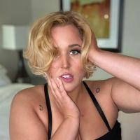Moni Grace Releases New Single 'Marilyn Monroe'