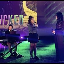 WATCH: Anabel García y Mirela Cabero interpretan “For Good” en directo